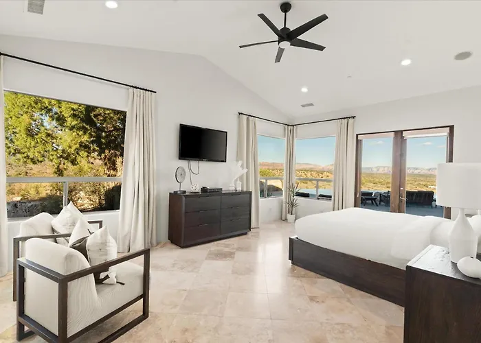 The Sanctuary At Sacred Mesa - Panoramic Views Holiday home *